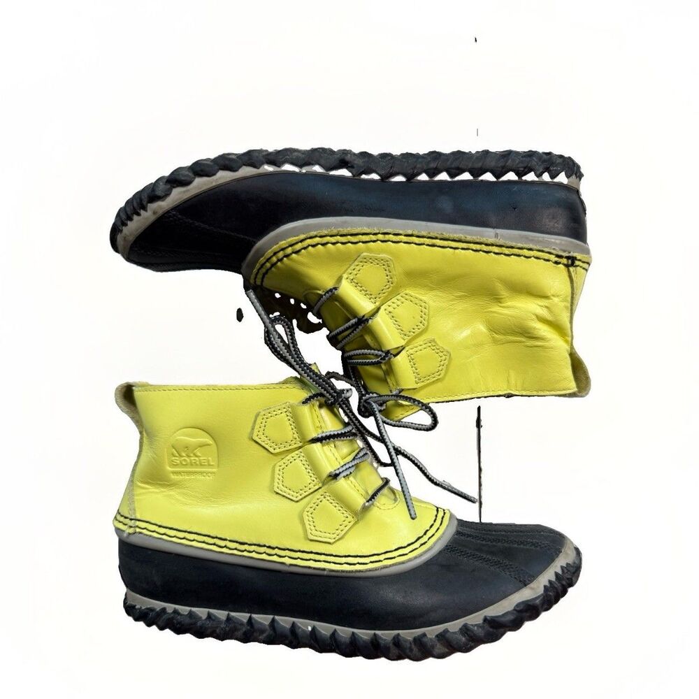 Sorel Out N About Rain Duck Short Boots Womens Size US 8 Yellow Black NL2511-731